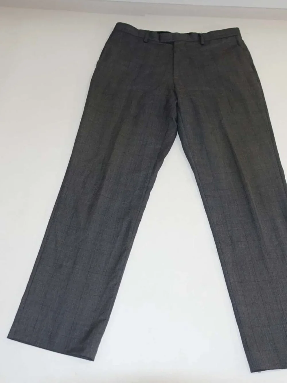 Banana Republic Men's 2 Button Suit Size 44 Regular 34 x 31 Medium Gray Plaid R